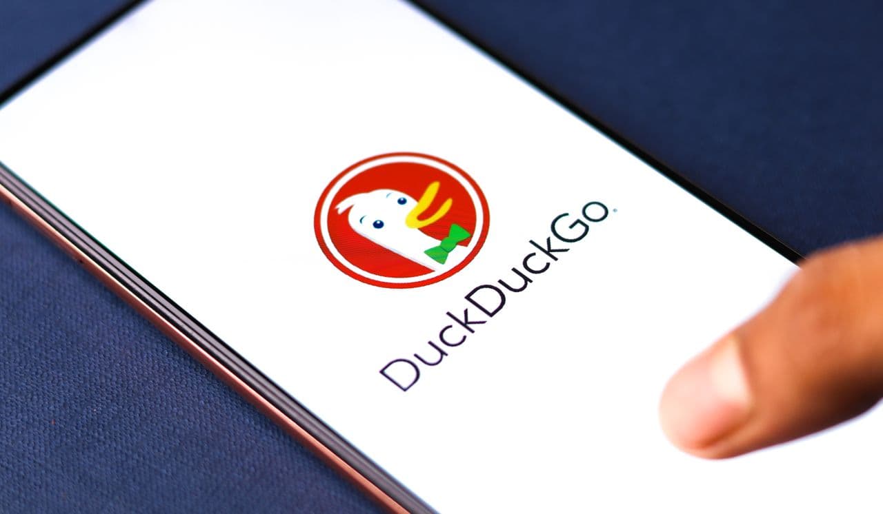 Leaving Google: Mastering DuckDuckGo's AI-Free Search Alternative