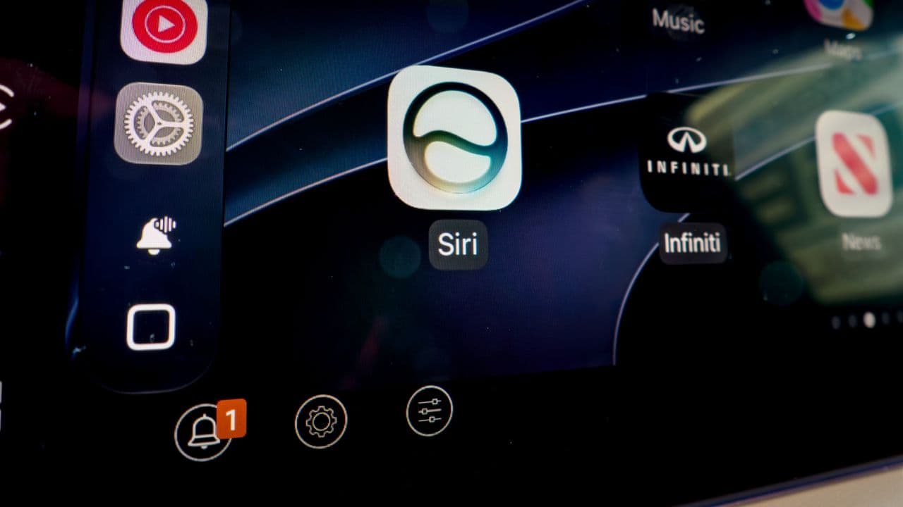 I just tried Siri AI in the iOS 27 CarPlay beta — and this assistant is way more helpful than before