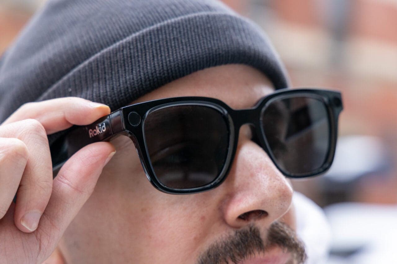 Top surveillance nation calls for regulation of smart glasses technology