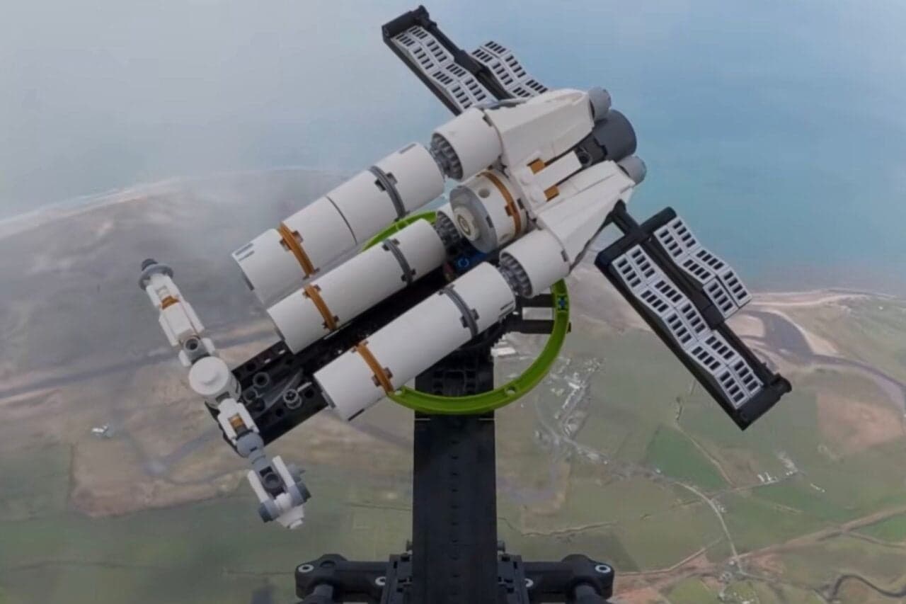 Watch the Lego ‘Project Hail Mary’ Set (Almost) Go to Space