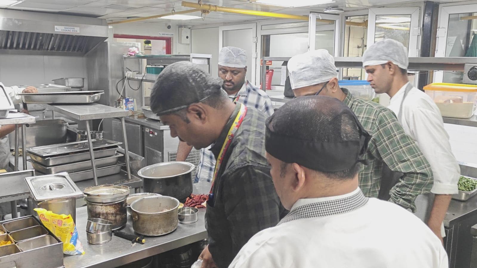 Maharashtra Cracks Down on Food Chains, Targets Top Delivery Gigs