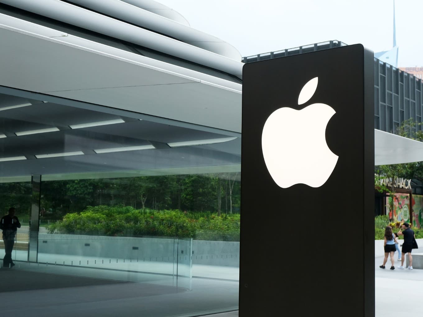 Apple raises iPad and MacBook prices in India amid rising storage costs