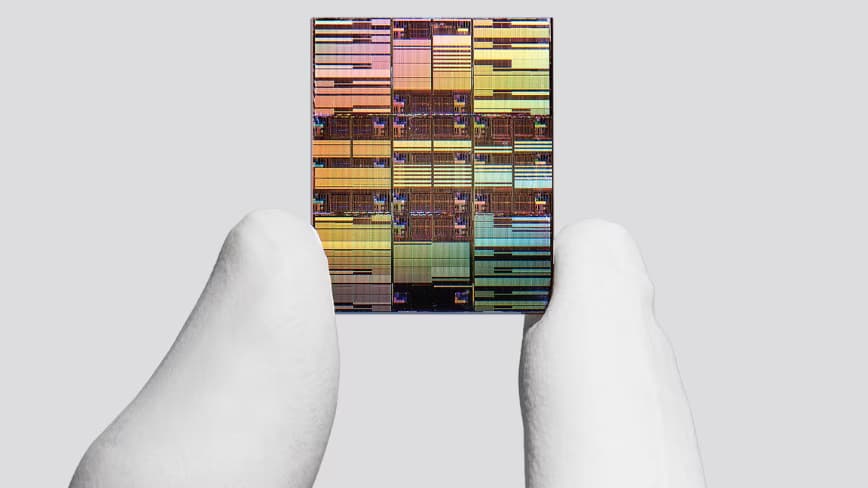 IBM Achieves Groundbreaking Breakthrough with World's First 1nm Chip Technology