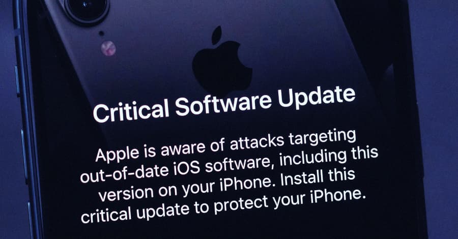Apple Sends Lock Screen Alerts to Outdated iPhones Over Active Web-Based Exploits