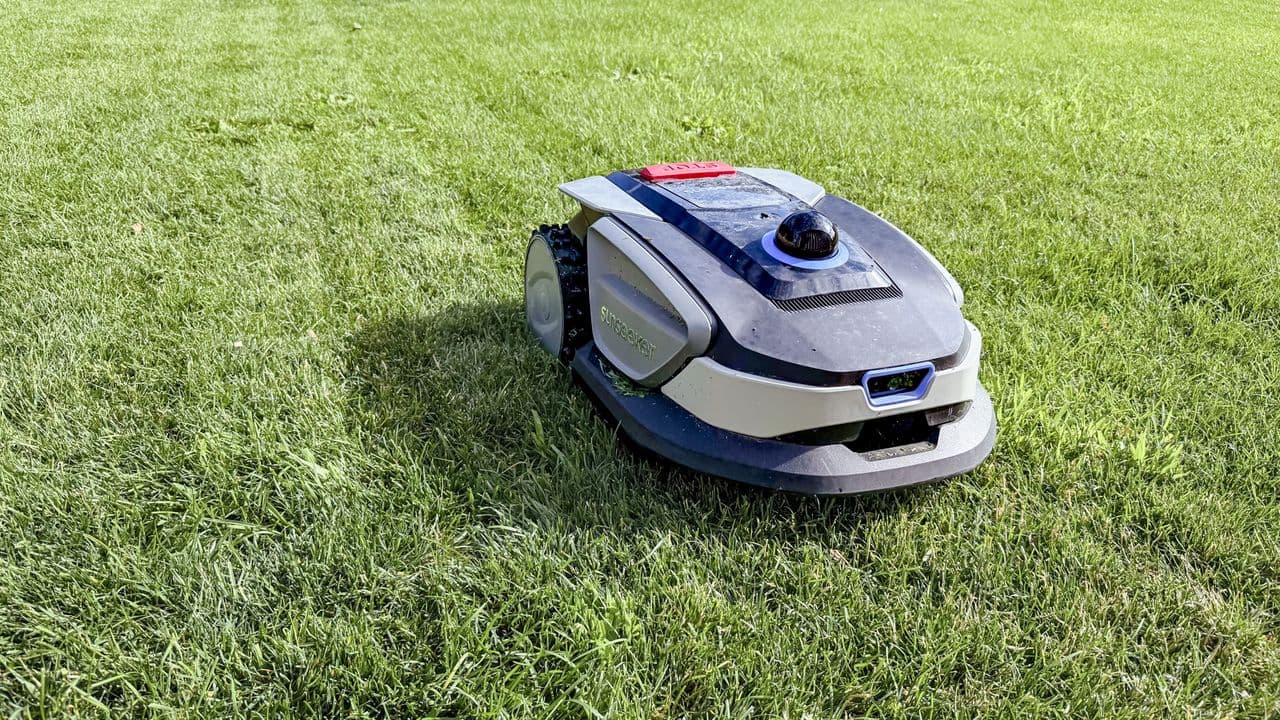 Revolutionary Robot Mower Brings Bliss to Indian Lawns in Just 30 Days
