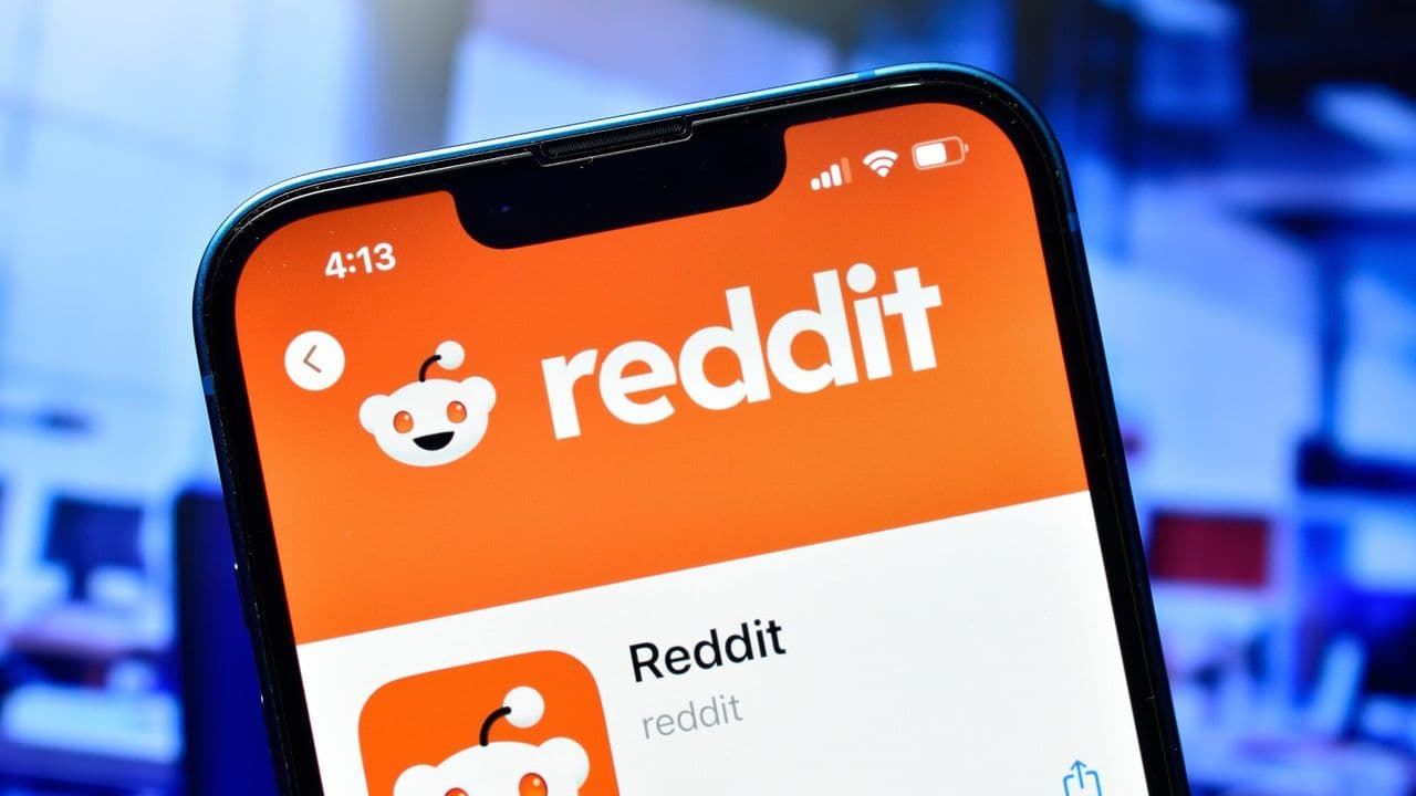 Is Reddit down? Live outage updates as the website has issues