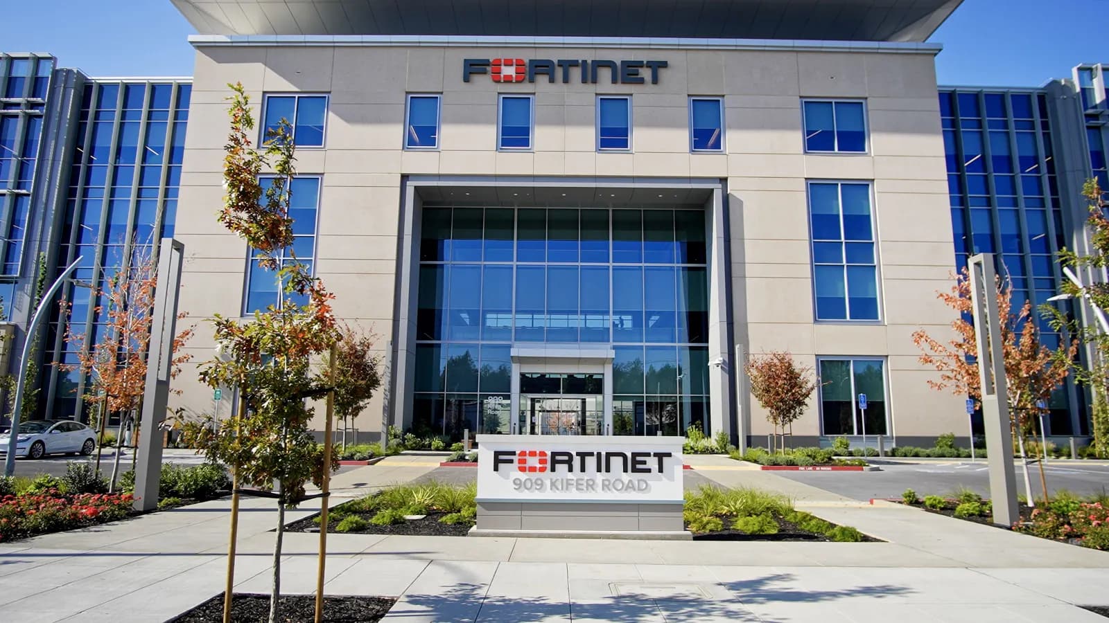 CISA urges device hardening after thousands of Fortinet credentials compromised