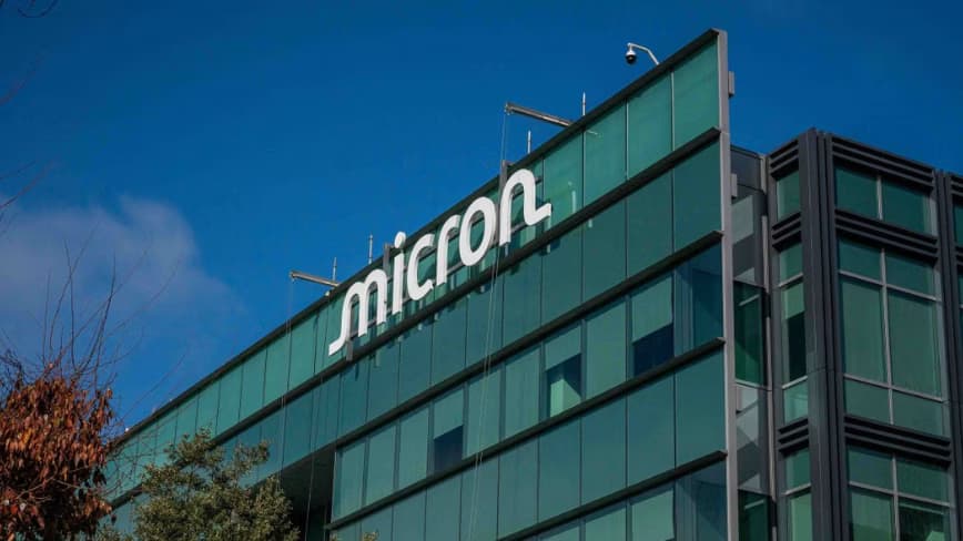 Micron Partners with Anthropic for Long-Term AI Memory Chip Supply