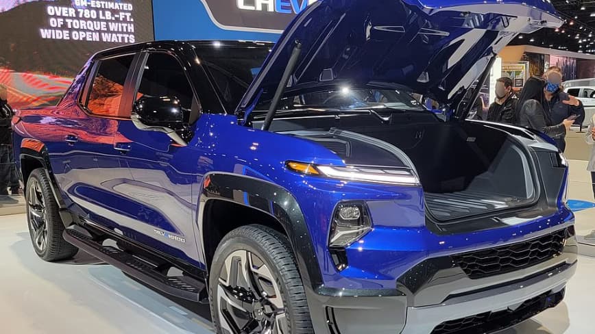 Chevy Silverado EV Sales Lag Despite Strong Reviews