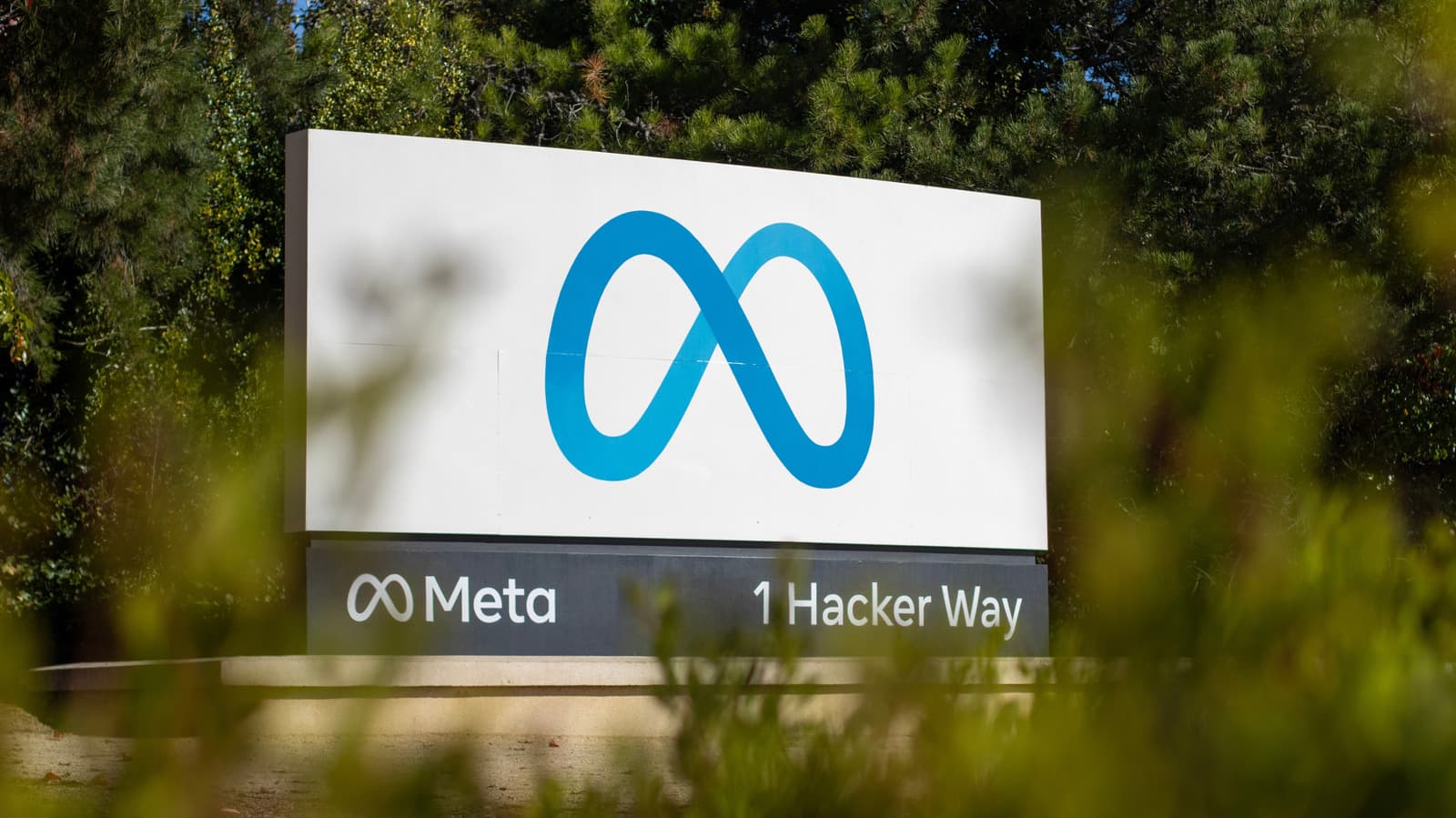 US government reportedly urging Meta to share its AI models
